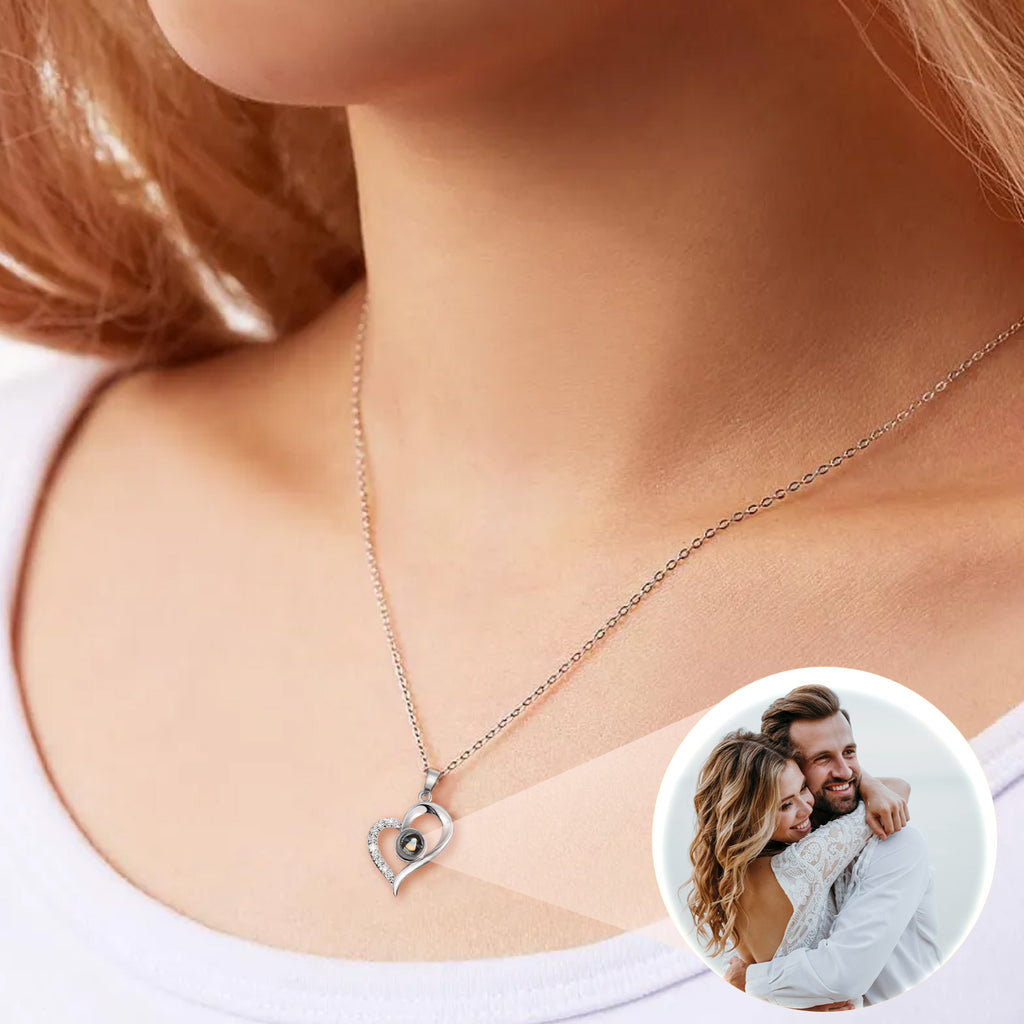 Custom Projection Necklace – “I Love You” in 100 Languages | Heart-Shaped Photo Pendant