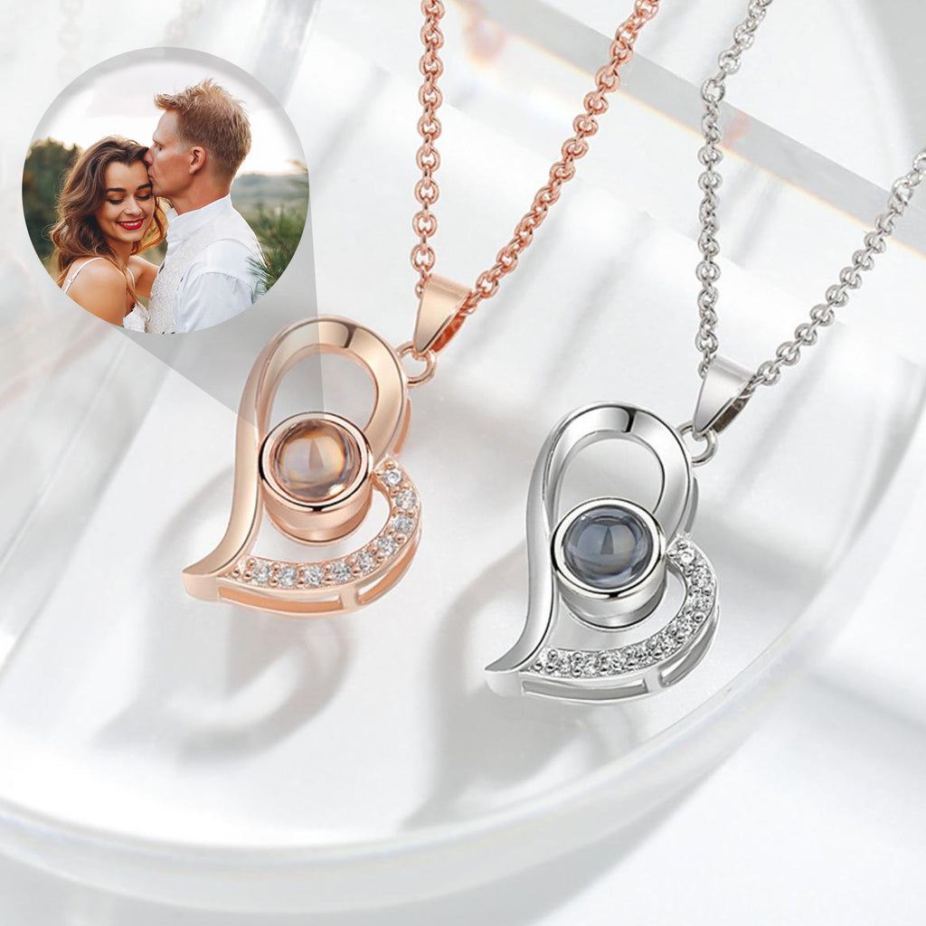 Custom Projection Necklace – “I Love You” in 100 Languages | Heart-Shaped Photo Pendant